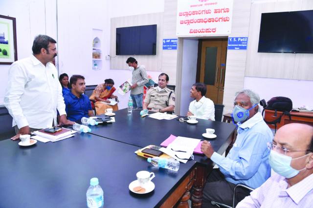 ತಂಬಾಕು ಉತ್ಪನ್ನ ಮಾರಾಟ ನಿಯಂತ್ರಣಕ್ಕೆ ಸೂಕ್ತ ಕ್ರಮ ಕೈಗೊಳ್ಳುವಂತೆ ಜಿಲ್ಲಾಧಿಕಾರಿ ಸೂಚನೆ 